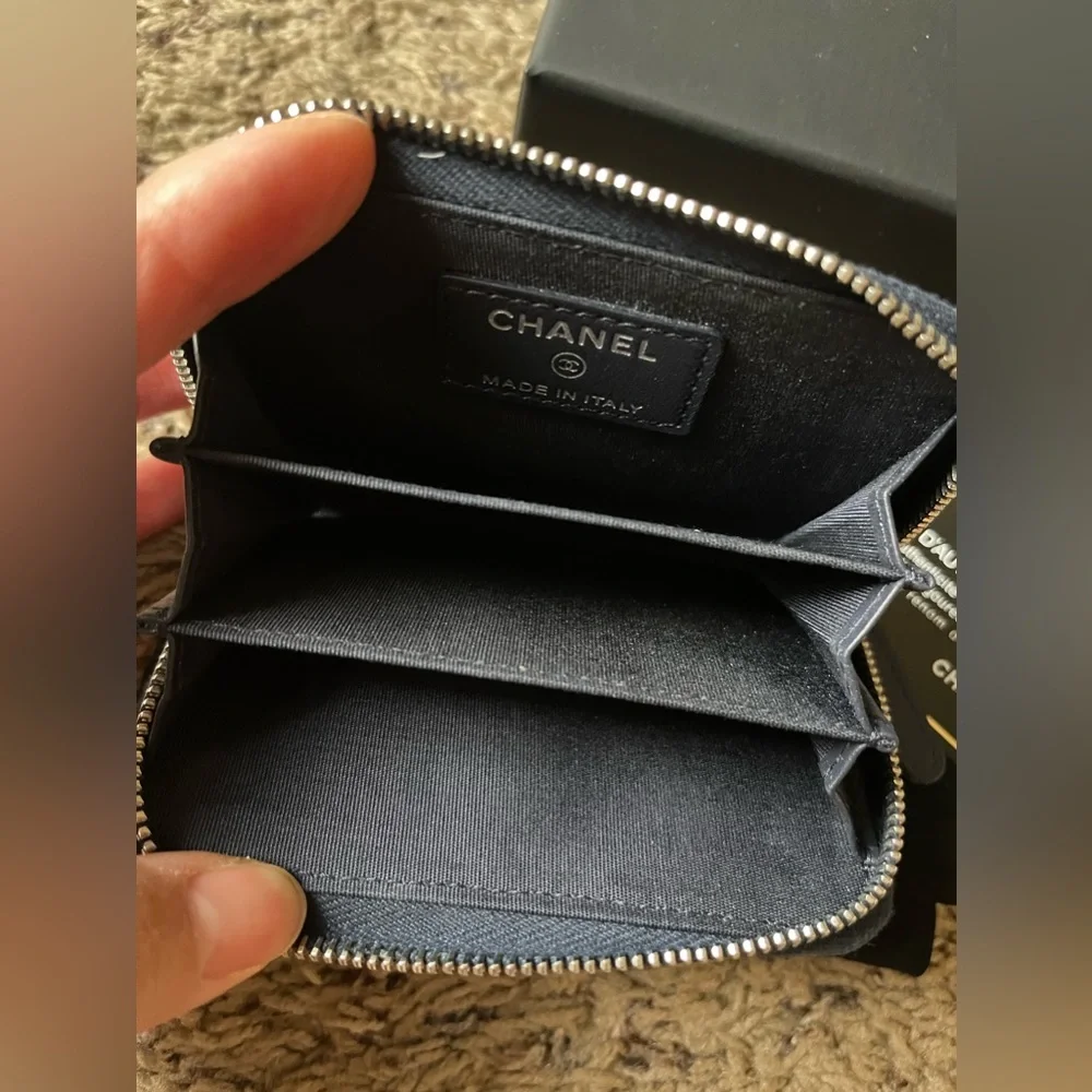 Chanel Camellia Blue Card Zippy Holder - Picture 9 of 16